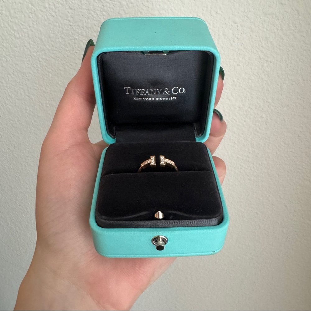 ⭐️Tiffany⭐️T Diamond 18K Gold Wire Ring - Picture 7 of 12